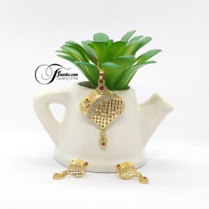 Criss-cross chain pendant with Earring.